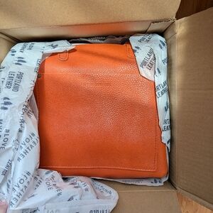 PLG Medium Crossbody In Cape Coral